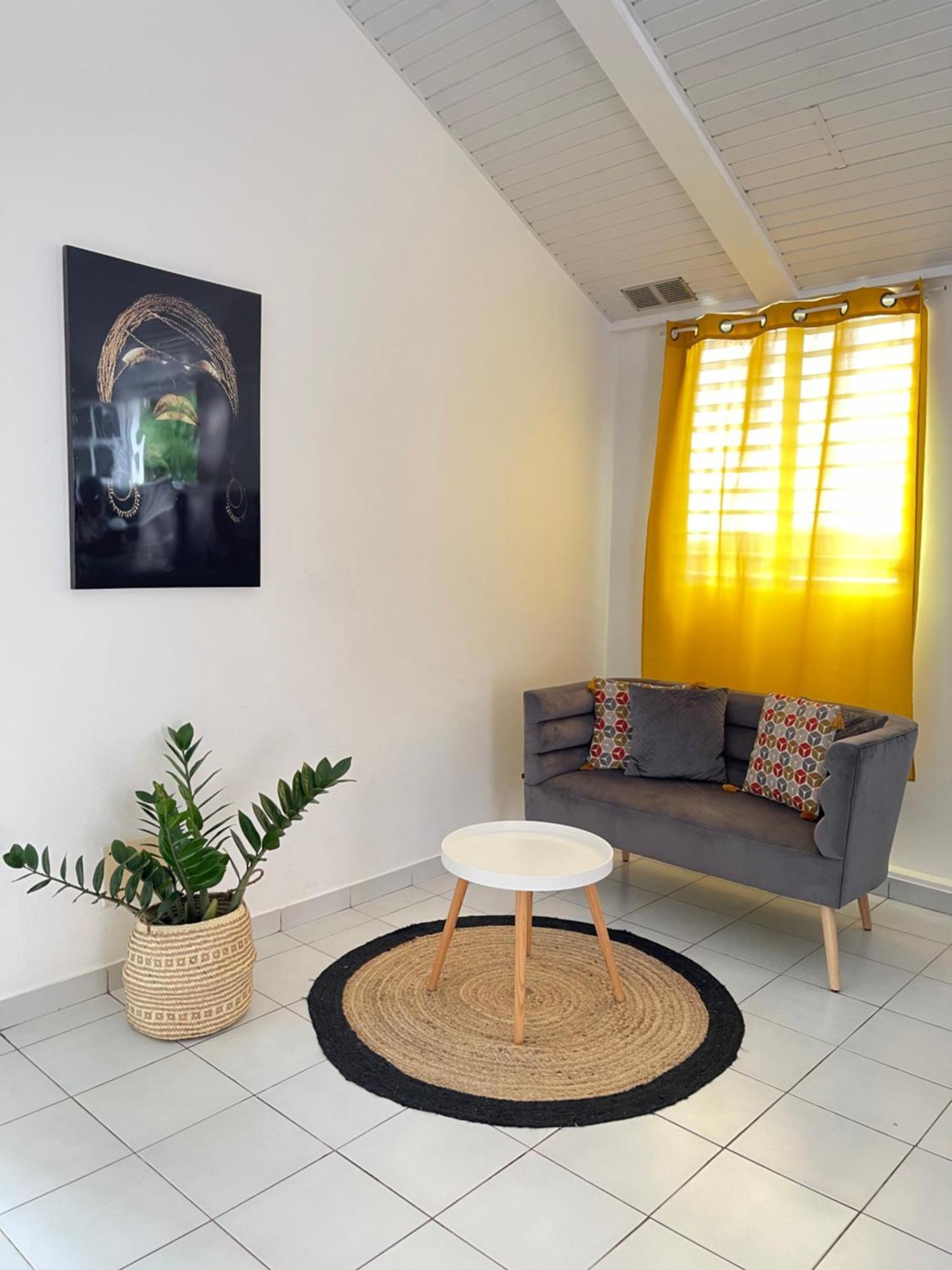 Appartement Studio Vue Rocher Du Diamant à Le Marin Extérieur photo
